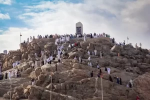 pilgrims climbing mount arafat mecca perform hajj